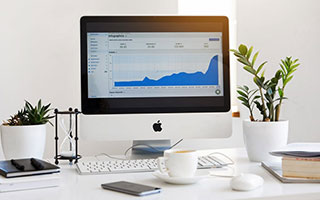 记者调查畸形“饭圈”文化：粉丝疯狂盲目的爱让明星迷失自我