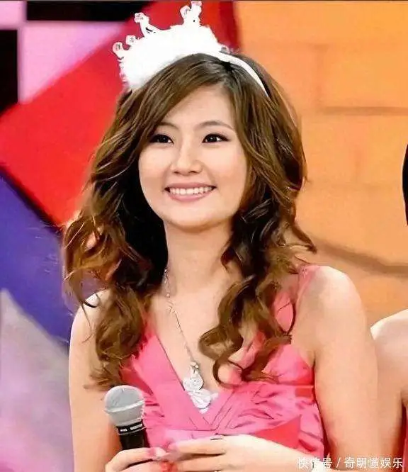 任家萱停工还没怀，45岁要生二胎，照片改变模样！