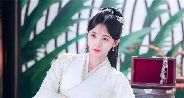 古装剧女主角颜值高 孙怡刘亦菲杨幂演技对比 袁冰妍赵露思鞠婧祎网剧女主竞争格局_2016古装女明星