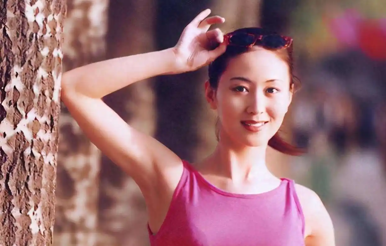 中国女明星人体艺术_汤加丽艺术争议_汤加丽人体艺术写真