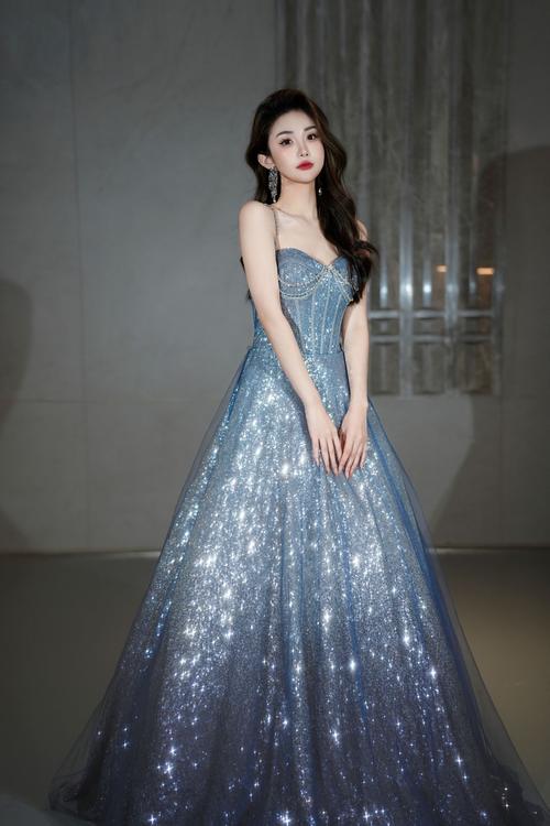 明星礼服壁纸_礼服明星_女明星穿的礼服图片